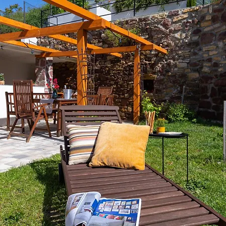 Malomvoelgyi Vendeghaz Σπίτι διακοπών Balatonalmádi
